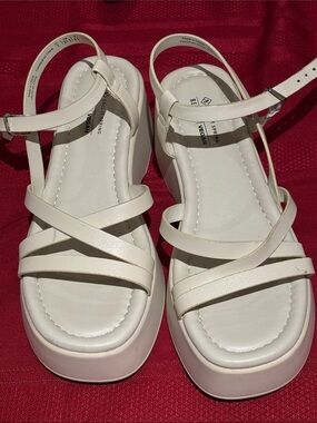Women’s White Platform Strappy Sandals call it spring size 7